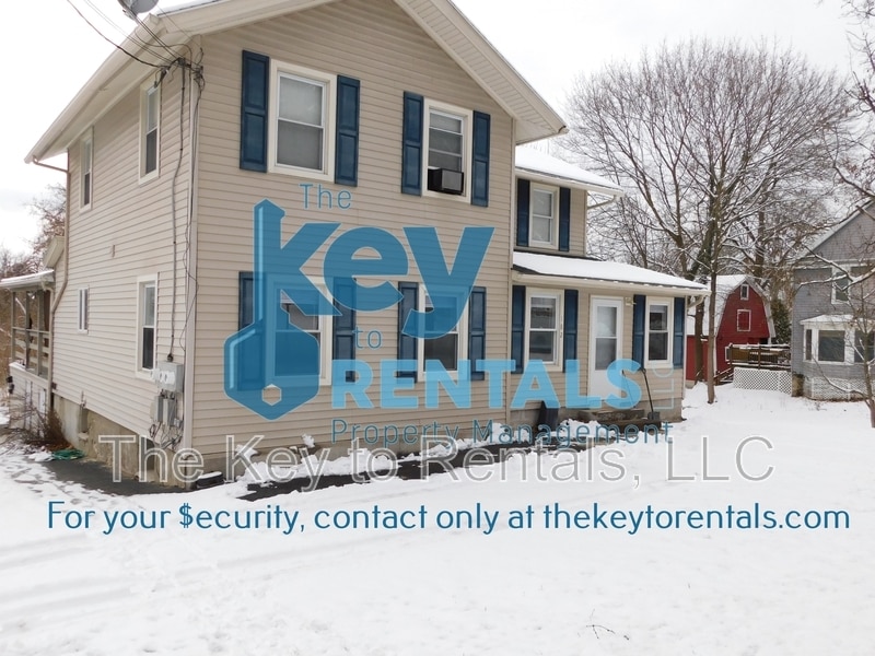 Foto principal - 182 E Main St