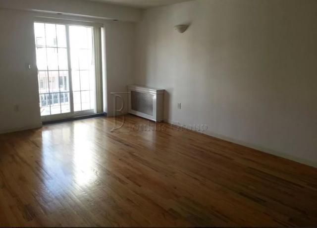 Foto del edificio - 3 bedroom in ASTORIA NY 11106