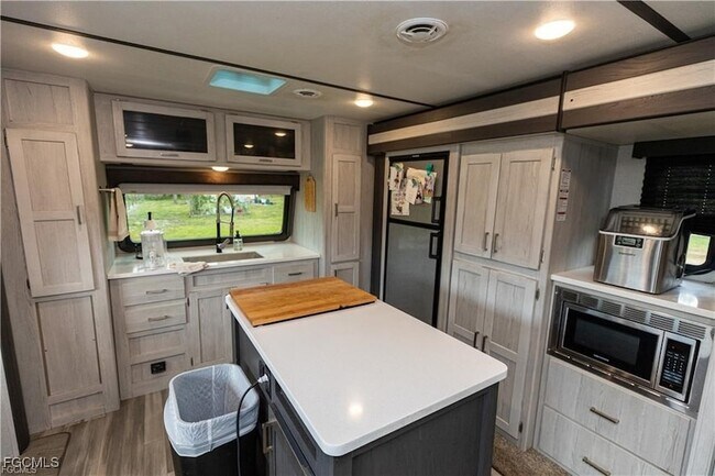 Foto del edificio - 17861 Palm Creek Dr