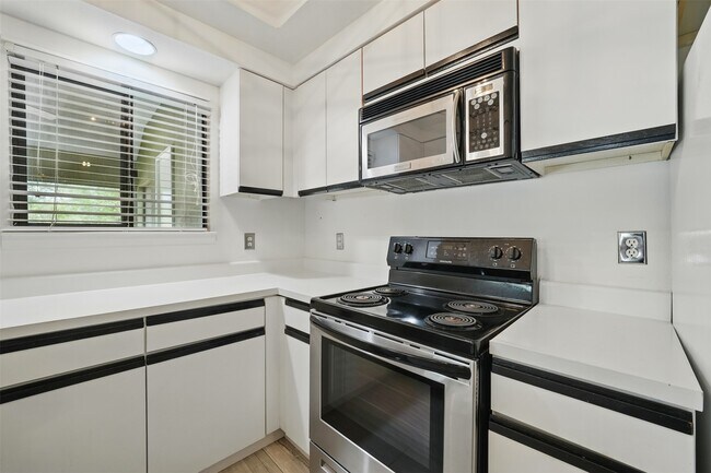 Foto del edificio - 4144 Greystone Way