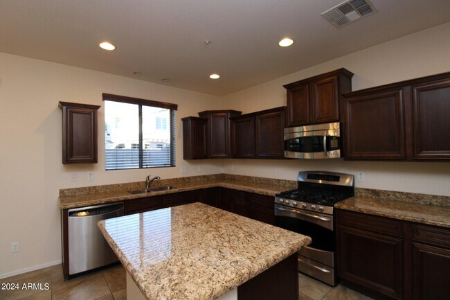 Building Photo - 3234 E Citadel Dr