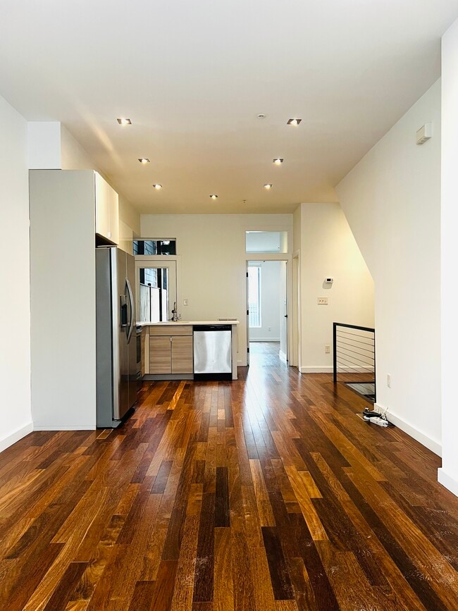 Building Photo - 40 Randolph Pl NW