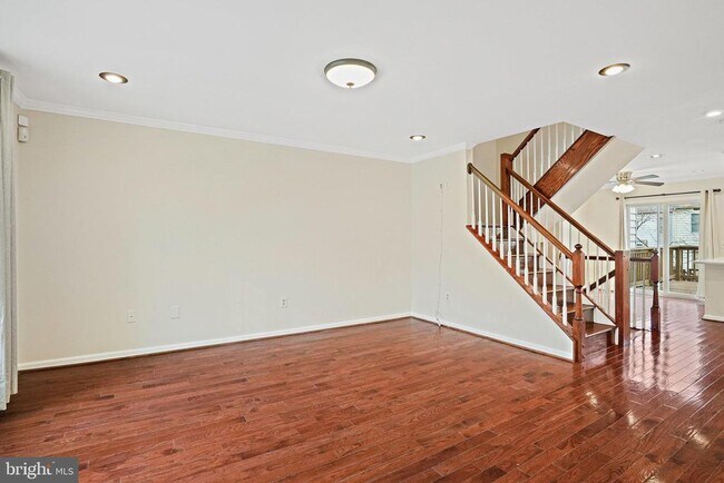 Foto del edificio - 9216 Burley Ln