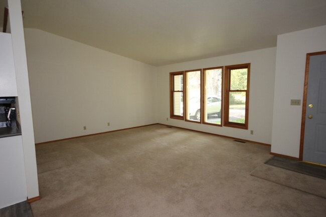 Foto del edificio - 3 Fairway Dr