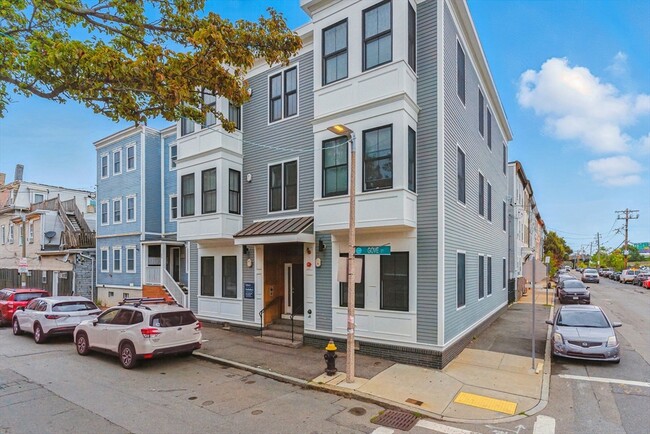 Building Photo - 65 Gove St