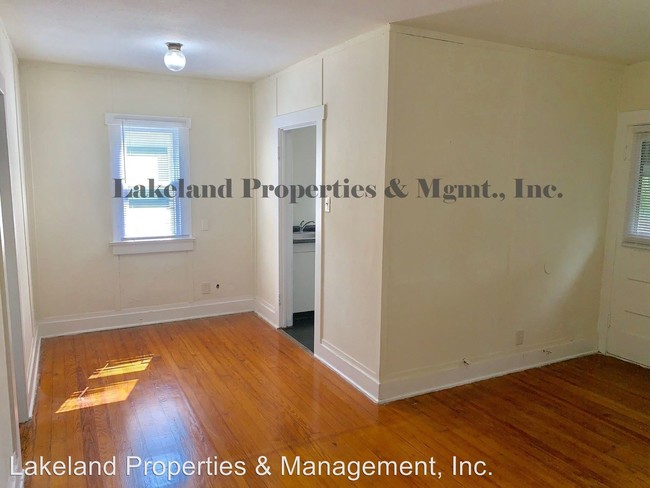 Building Photo - 716 Success Ave