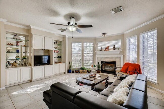Building Photo - 16806 Laguna Springs Dr