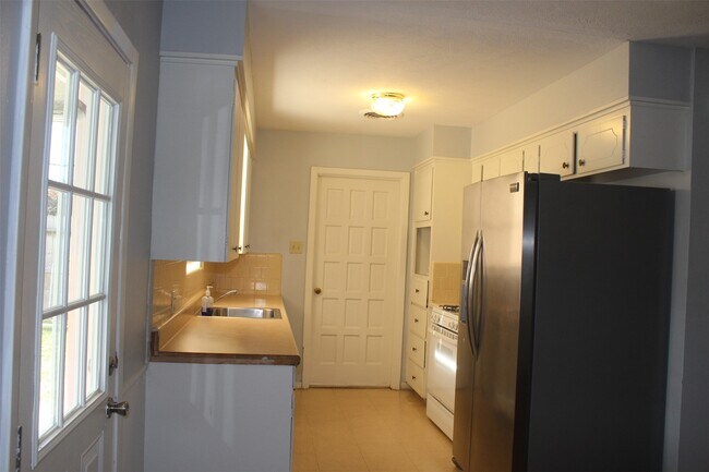 Foto del edificio - 3911 Bethel Blvd