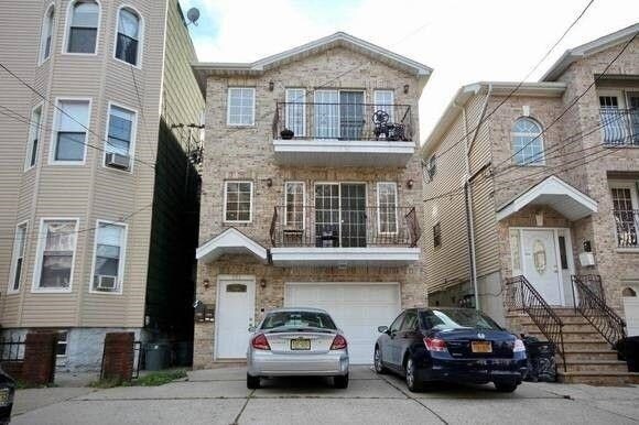 Primary Photo - 121 Lincoln St