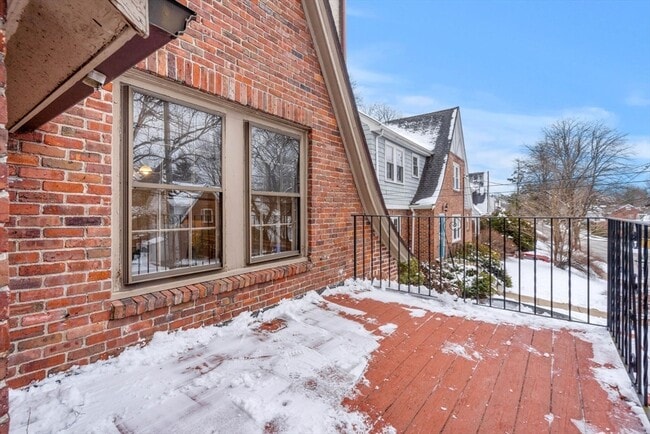 Building Photo - 233 Bonad Rd