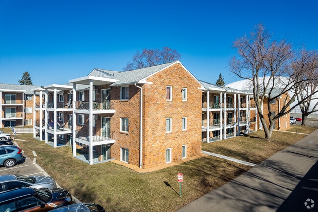 Building Photo - Heritage Estates