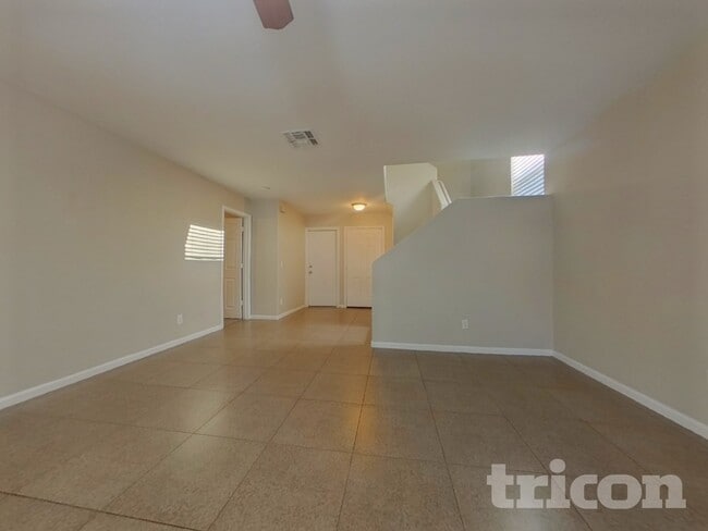 Building Photo - 11229 W Devonshire Ave