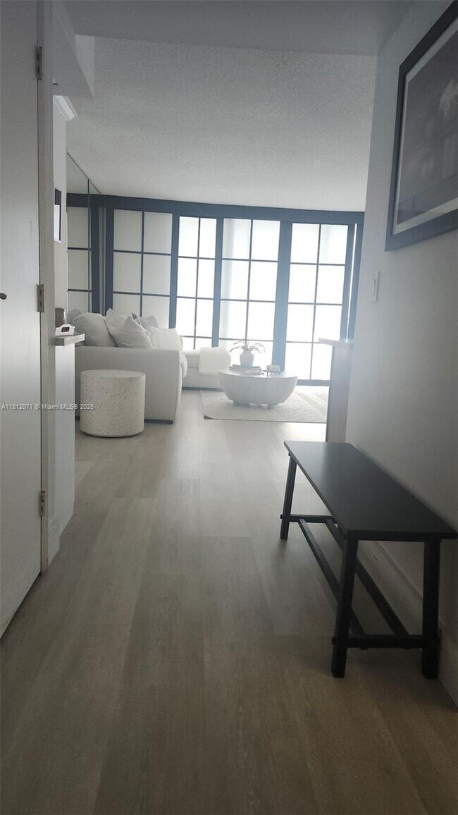Foto del edificio - 5440 N Ocean Dr
