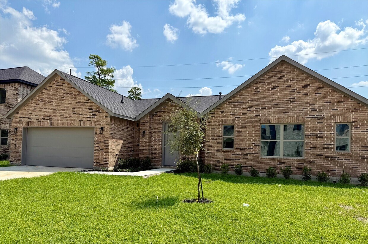 Primary Photo - 2519 LIGURIA LN Ct