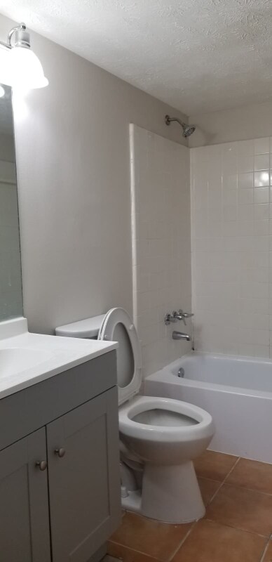 Building Photo - 1510 Country Downs Dr