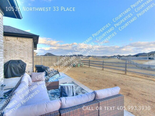 Building Photo - 10516 Northwest 33 Place-