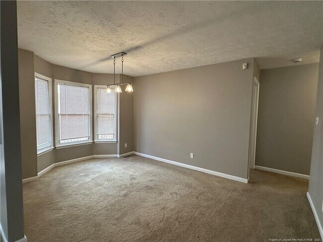 Foto del edificio - 2678 Rivercliff Rd