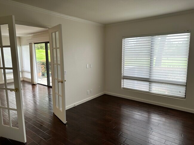 Building Photo - 42 Arboles