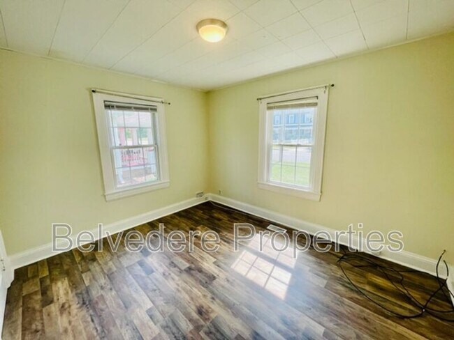 Building Photo - 810 Elwell Ave