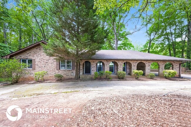 Building Photo - 2855 Hickory Cir