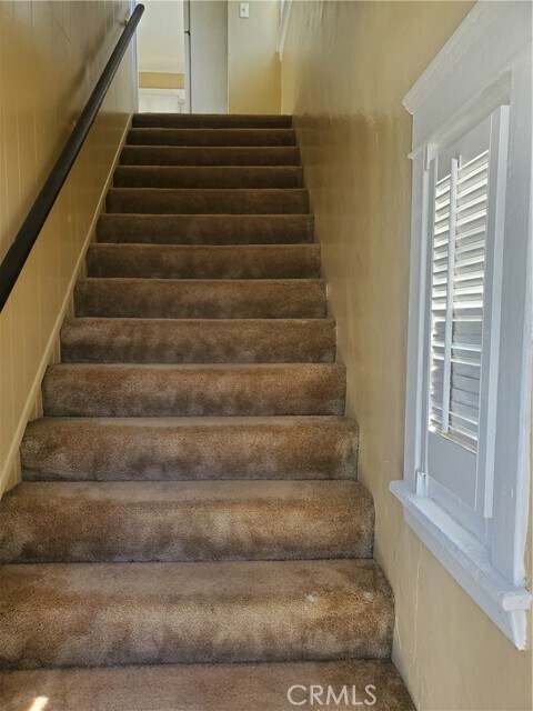 Foto del edificio - 421 N San Dimas Ave