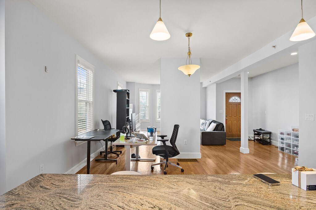Primary Photo - 21 Aldrich St