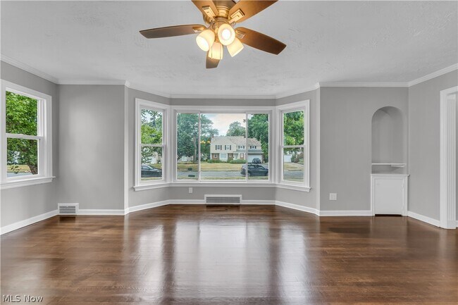 Building Photo - 3330 Chelsea Dr