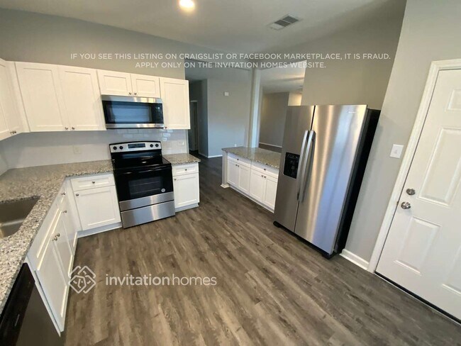 Foto del edificio - 6604 Shoal Creek Dr