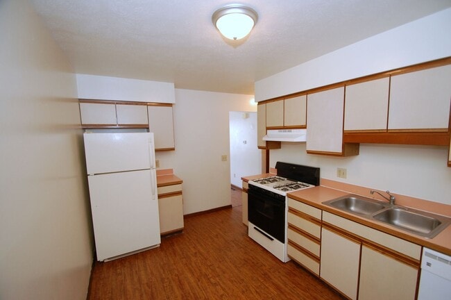 Building Photo - 517-E S Silverwood Lane