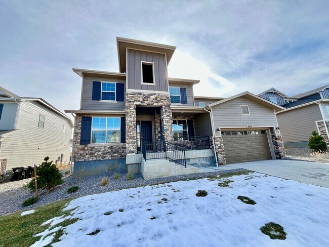 Foto del edificio - **$1000 off Move in Special** 5 bed 4 Bath IMMACULATE NEW BUILD in THORNTON!!