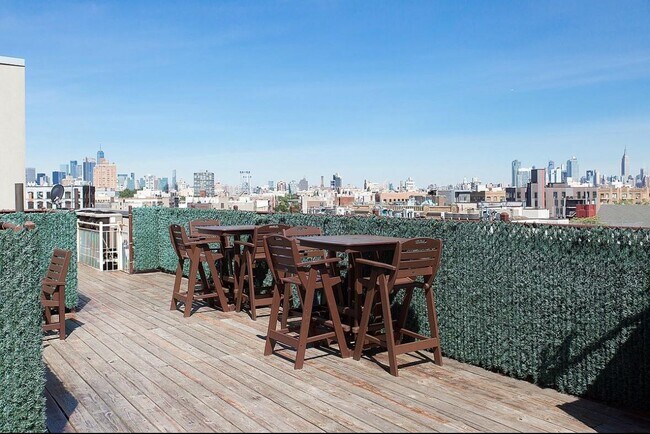 Foto del edificio - 25 Montrose Ave