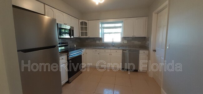 2762 Myakka Dr - 4