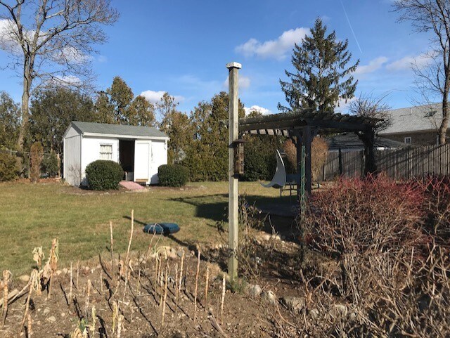 Garden/Gazebo - 10 Oliver St