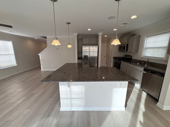 Building Photo - 815 Delta Ln