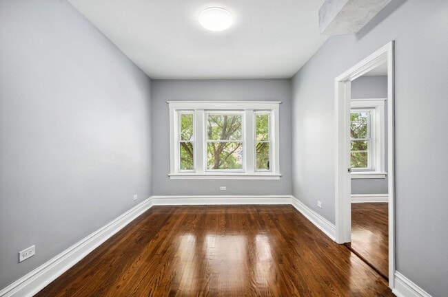 Photo - 1341 N Ashland Ave Apartment