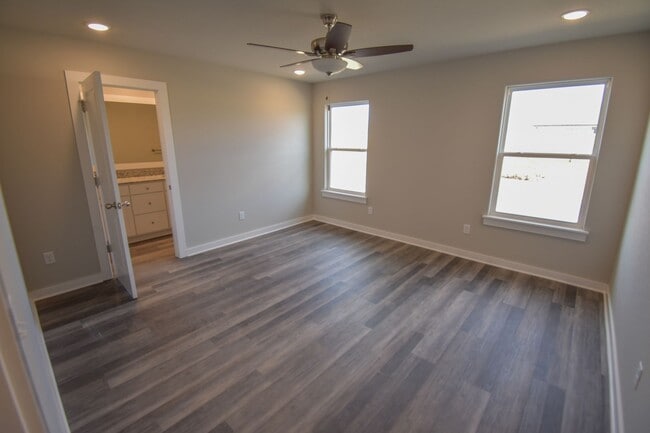 Building Photo - Beautiful 3 Bedroom 2 Bath Home in Farmington!