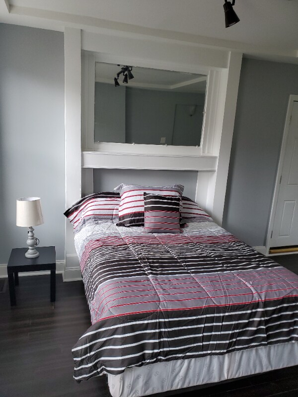 Foto del edificio - 2109 Hargrove St