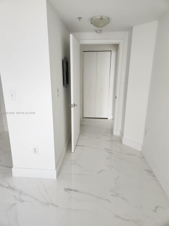 Foto del edificio - 2775 NE 187th St