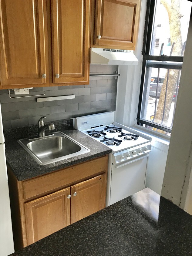 Primary Photo - 238 E 20th St