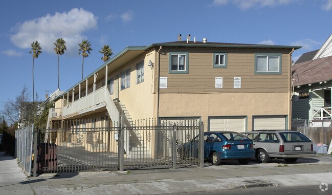 Building Photo - 1217 Haskell St