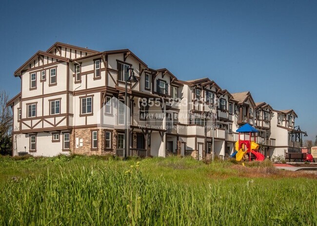 Foto del edificio - 15675 Milan Ln