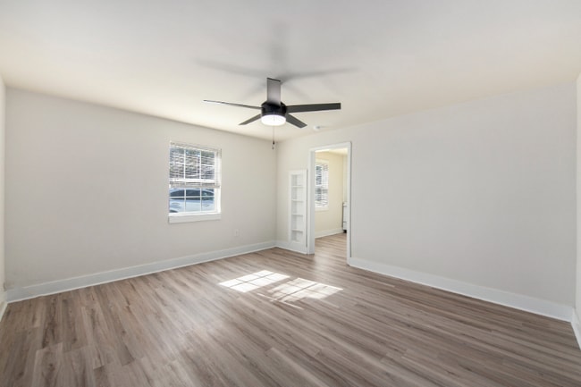 Building Photo - 1904 Hampton Ave