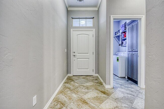 Foto del edificio - 2204 Alameda Park Dr