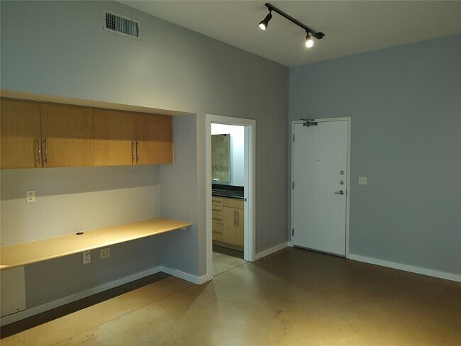 Foto del edificio - 2124 E 6th St