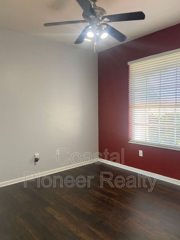 Foto del edificio - 7814 Outerbridge St