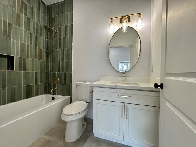 Foto del edificio - 808 Oakhurst St