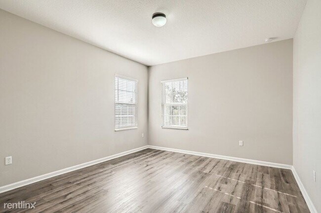 Foto del edificio - 5 br, 4 bath House - 6812 Goldflower Ave