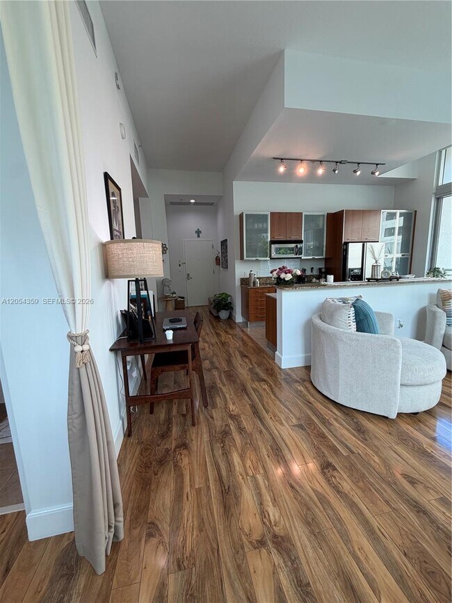 Foto del edificio - 9055 SW 73rd Ct