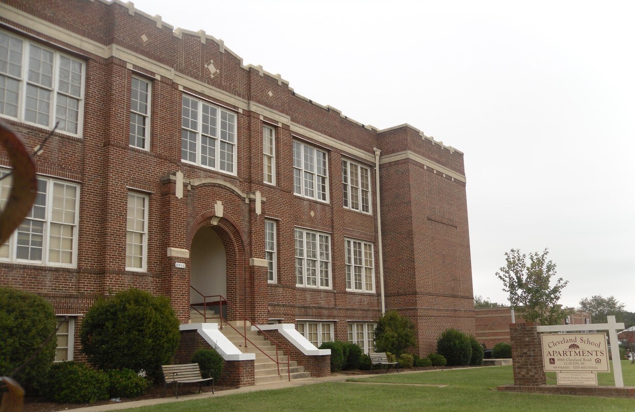 8968 Cleveland Rd, Clayton, NC 27520 Apartments in Clayton, NC