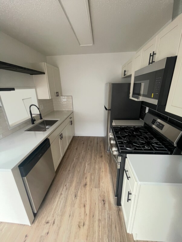 Building Photo - 10762 E Exposition Ave